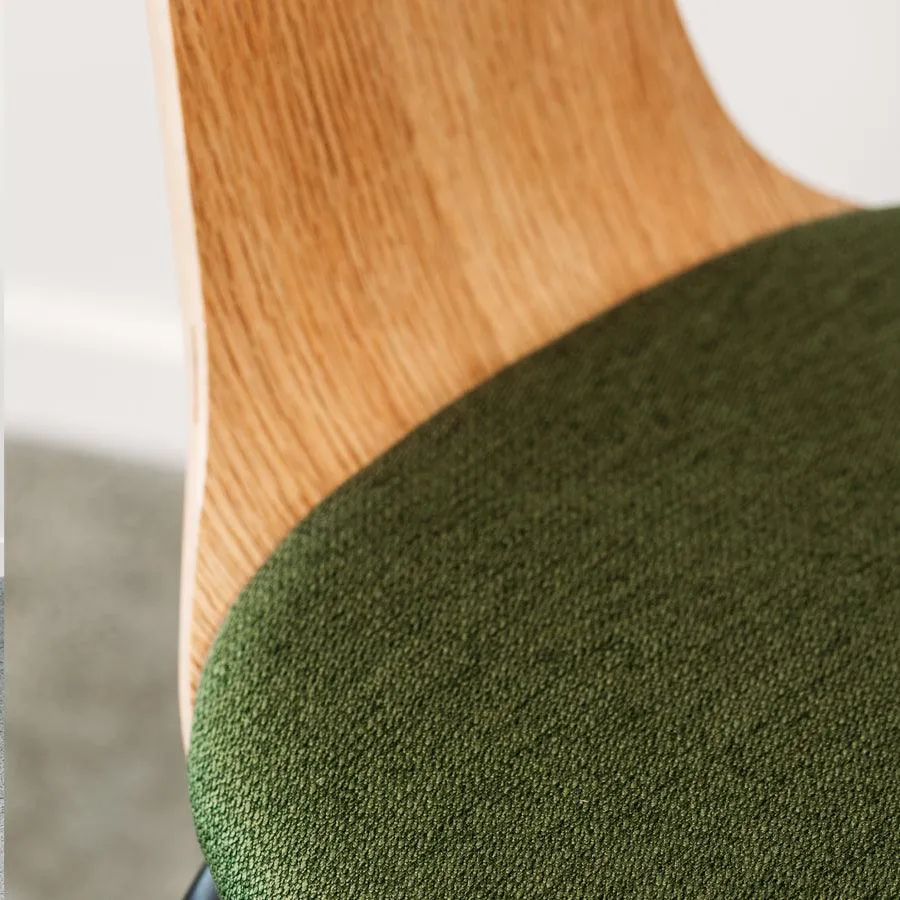 Moss dining chair in green