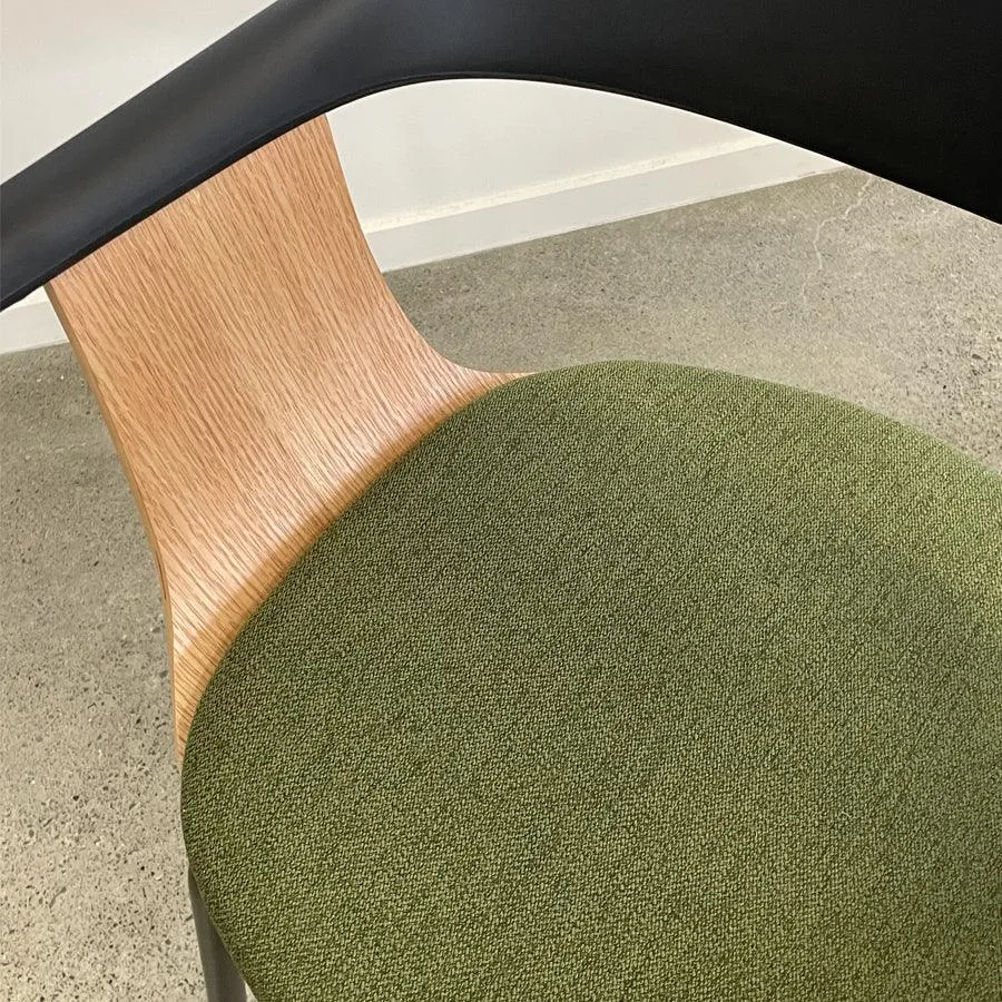 Moss dining chair in green