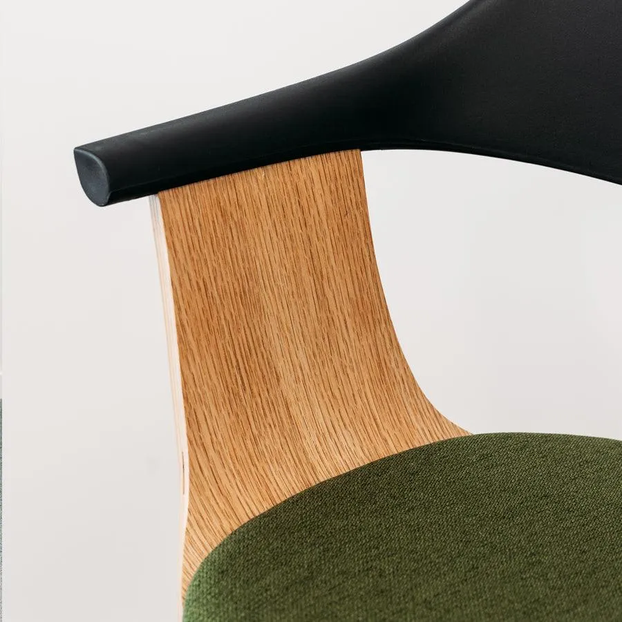 Moss dining chair in green