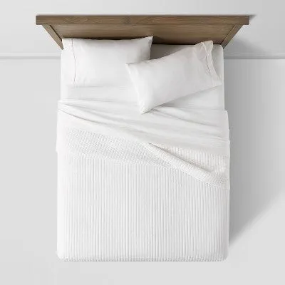 New - King Washed Cotton Sateen Quilt White - Threshold