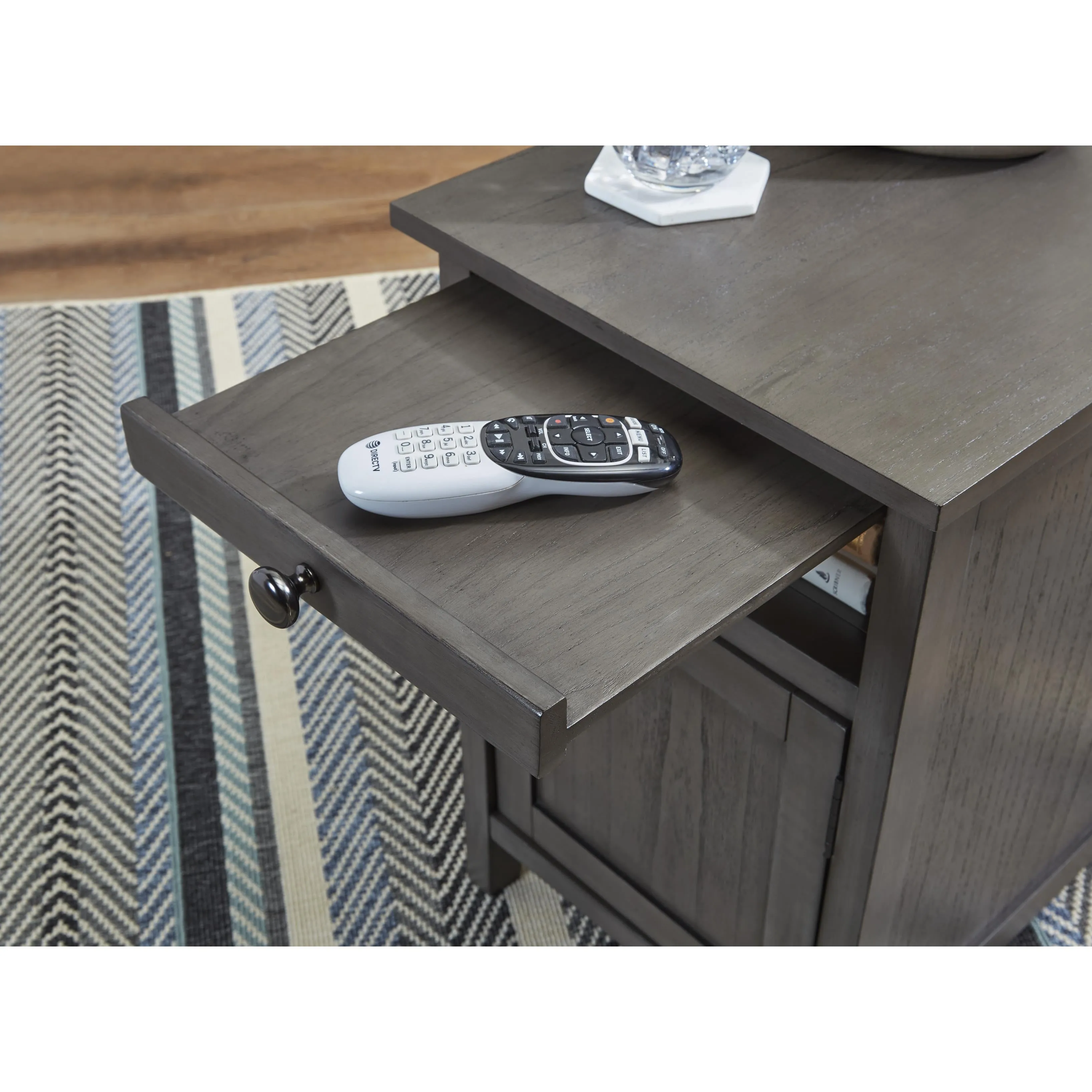 Signature Design by Ashley Treytown End Table T300-317