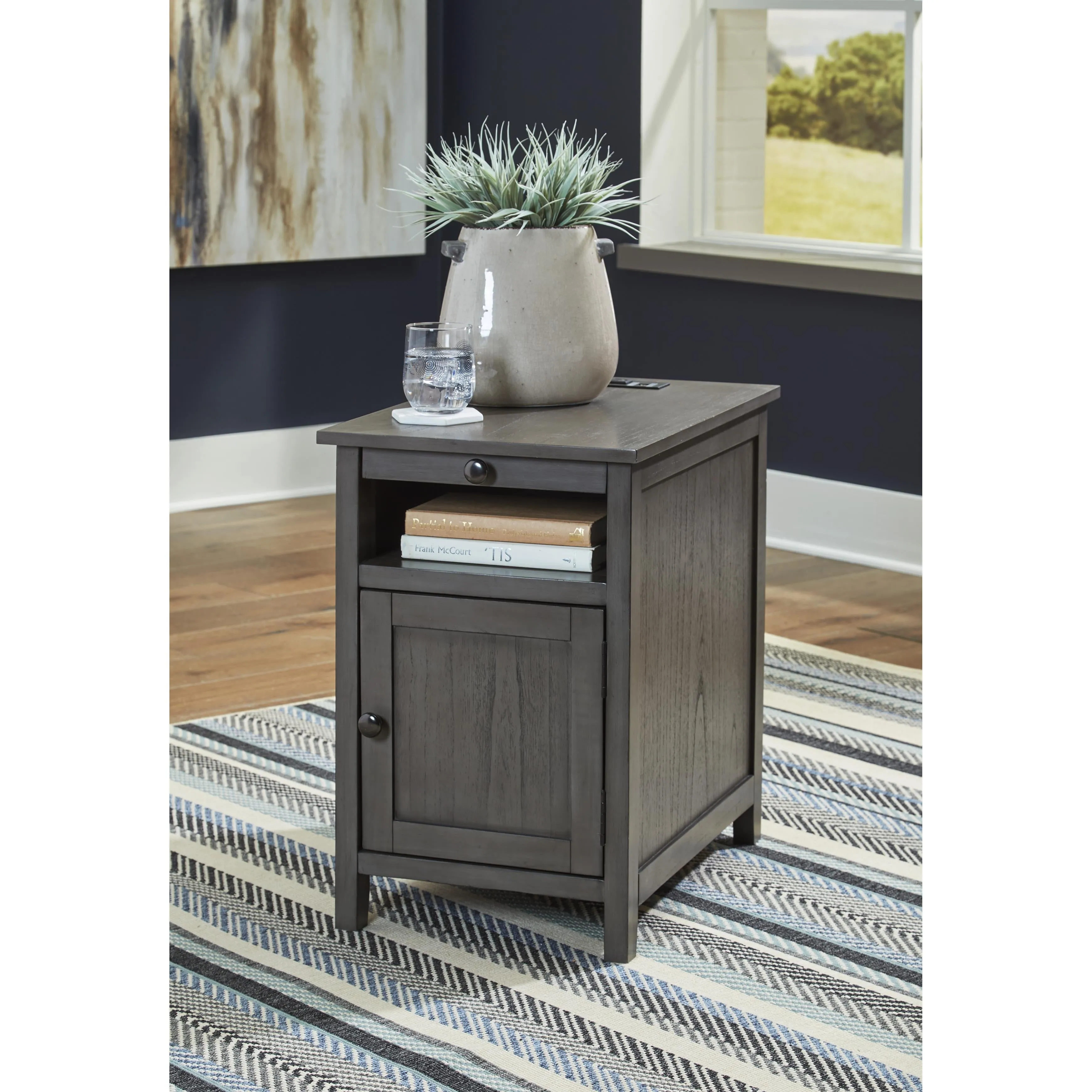 Signature Design by Ashley Treytown End Table T300-317