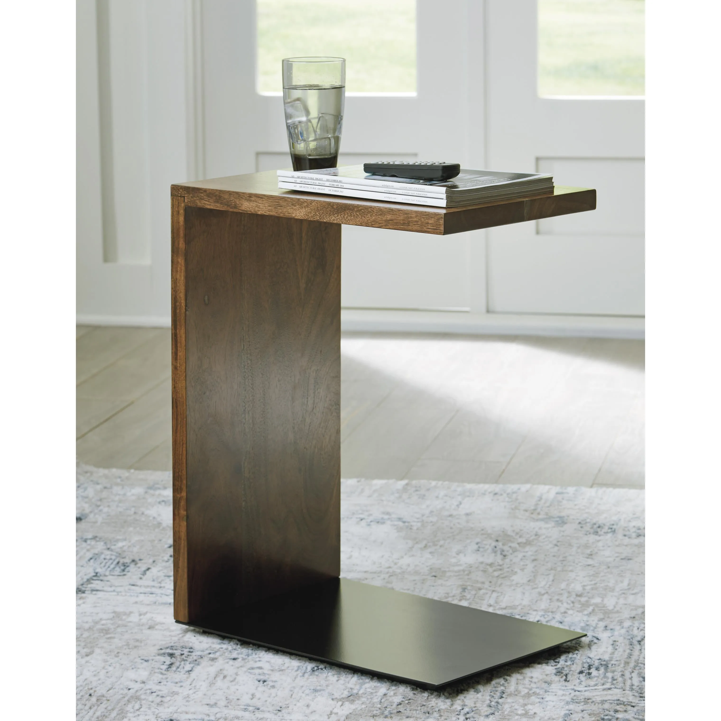 Signature Design by Ashley Wimshaw Accent Table A4000618